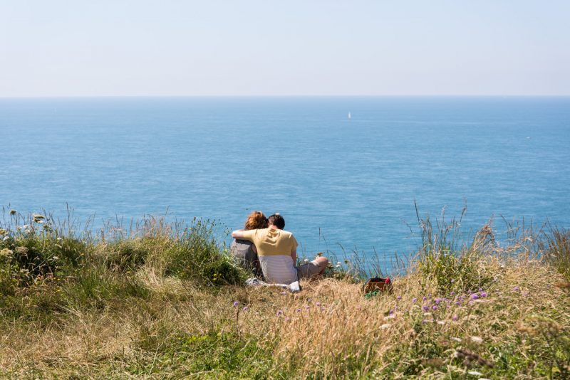 Vacances En Amoureux Au Bord De Plage à Etretat, En Normandie