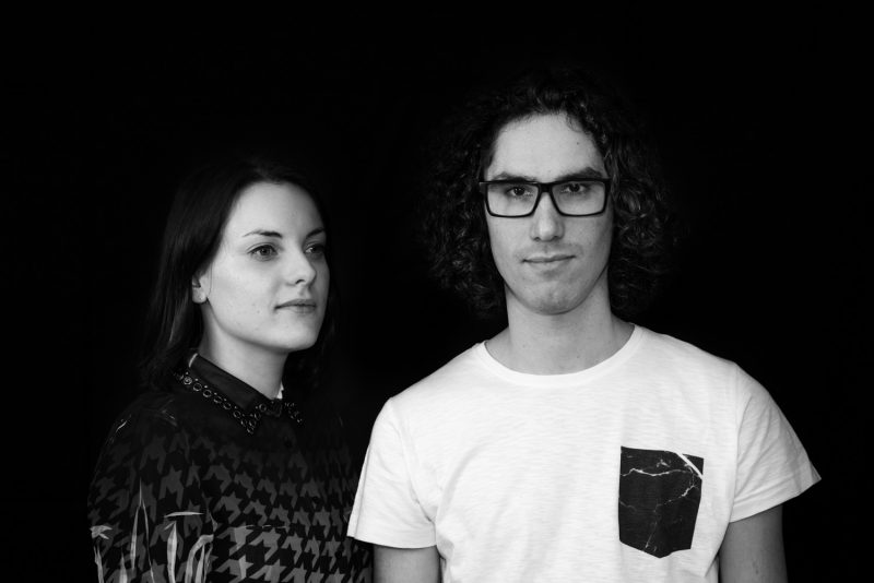 We Are Vertikal - Portrait Noir Et Blanc Sombre